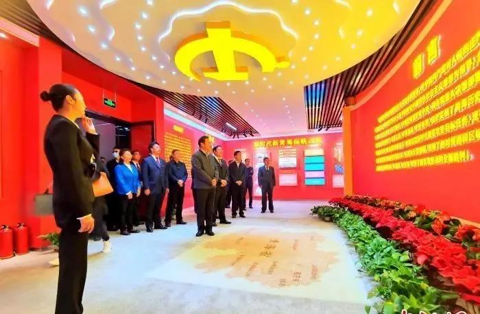 青海脱贫攻坚成就展在西宁举行开展仪式
