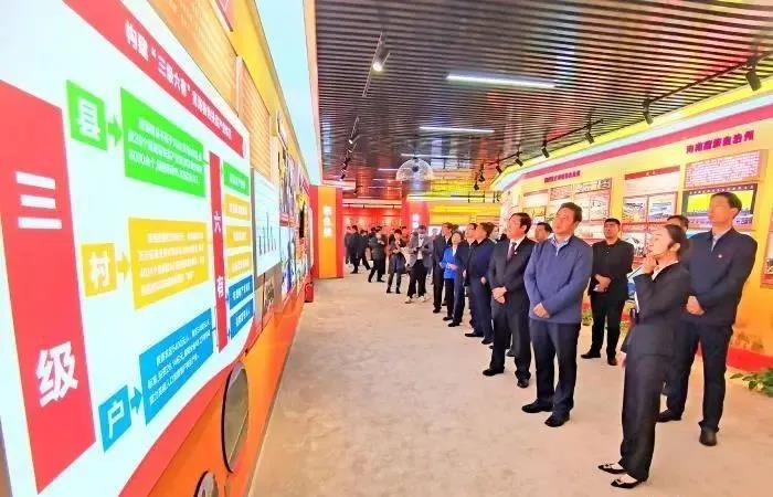 青海脱贫攻坚成就展在西宁举行开展仪式