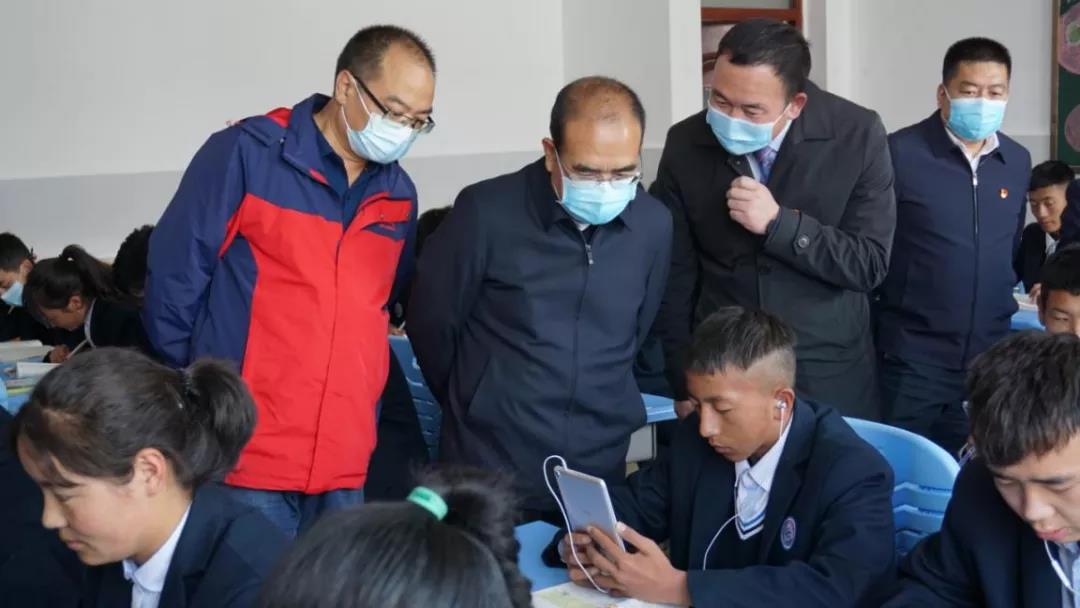 杨志文副省长莅临我县调研教育工作