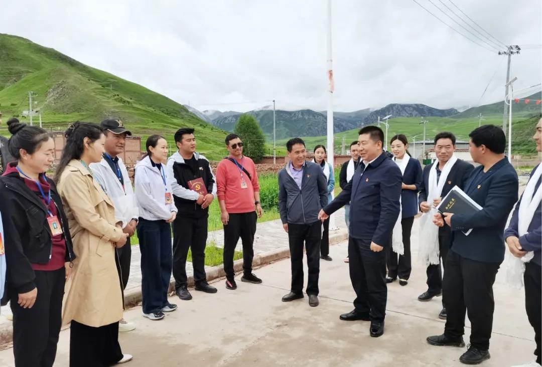 县委书记石大存深入白扎乡调研指导工作