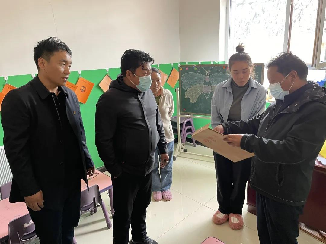 （东坝）副县长才仁昂布深入东坝乡调研指导betway平台靠谱吗、疫情防控、抗灾保畜工作