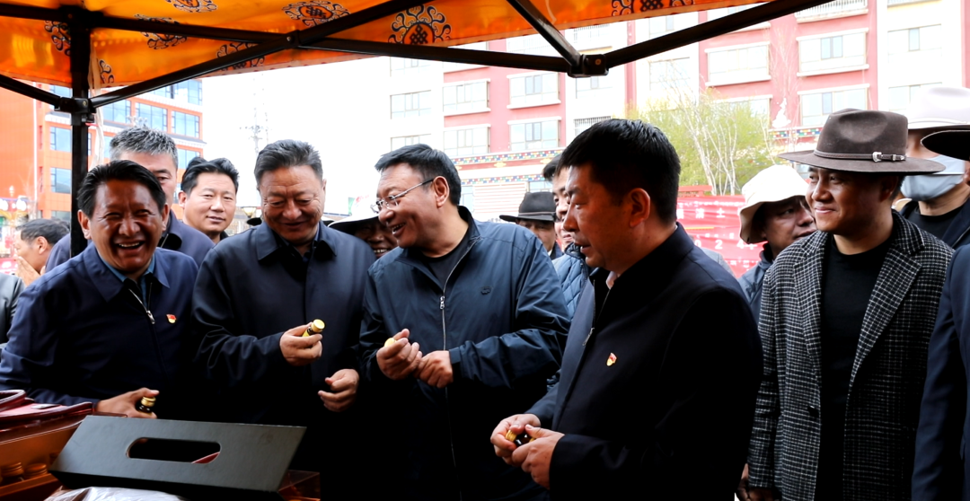盼君“谦”里来“惠”我必倾“囊”相“售”2024年囊谦县“农体文旅商”融合发展暨绿色有机农畜产品展销推介活动成功举办