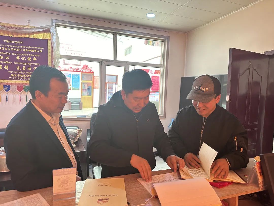 县委书记石大存调研社区工作
