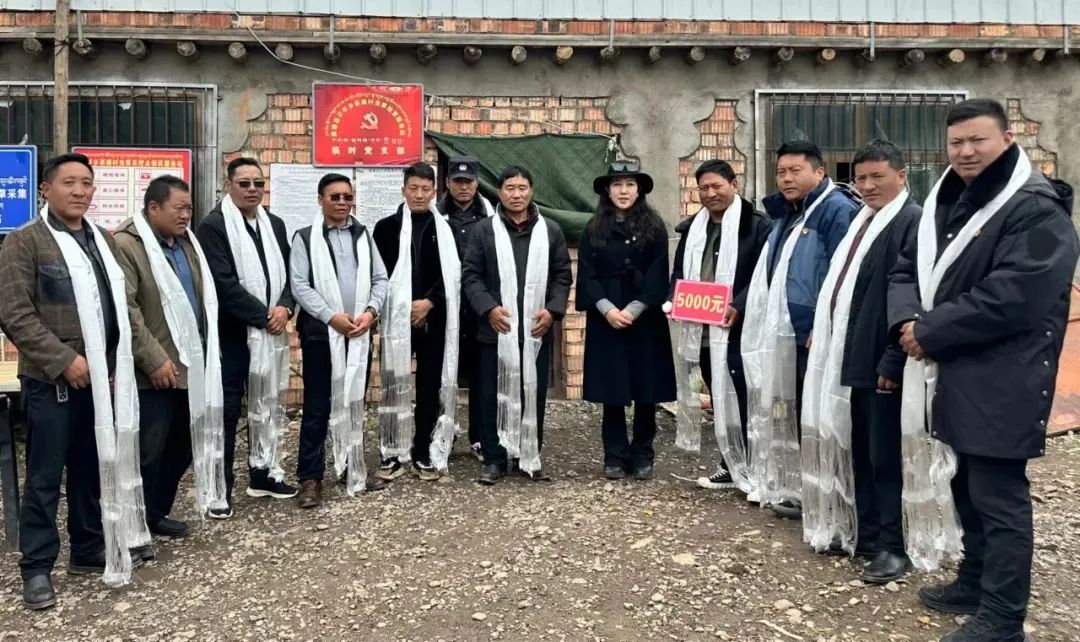 （尕羊乡）县委常委、总工会主席措尕赴尕羊乡虫草检查服务站走访慰问