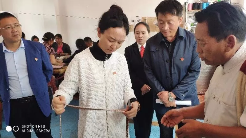 【第一书记】江海梅赴囊谦县毛庄乡调研脱贫攻坚、精神文明工作